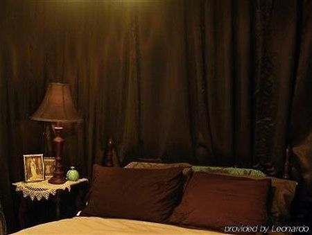 Plum Grove Inn Iowa City Quarto foto