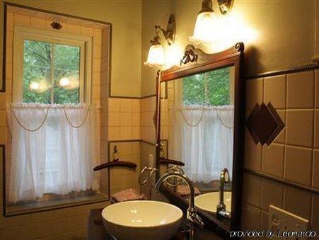 Plum Grove Inn Iowa City Quarto foto